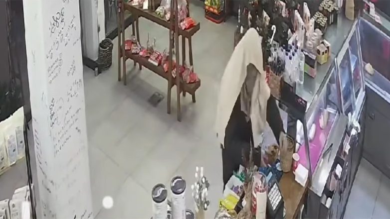 Ηλεία: Ληστής φόρεσε… πετσέτα στο κεφάλι για να μην τον αναγνωρίσουν – Βίντεο