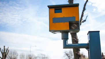 Πόλη του Καναδά καταργεί τις κάμερες ελέγχου ταχύτητας: “Είναι εισπρακτικό μέσο που δεν έχει πρακτικό αποτέλεσμα” 