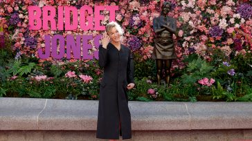 Η Μπρίτζετ Τζόουνς απέκτησε το δικό της άγαλμα στο Λονδίνο