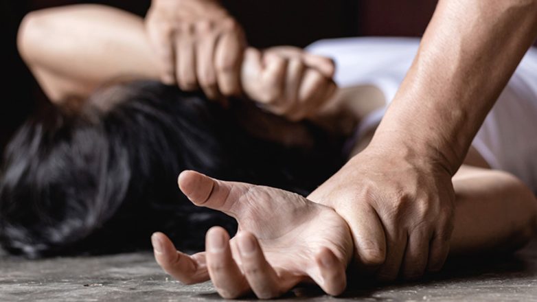 Πάτρα: Σύλληψη του 16χρονου που βίασε τη 12χρονη σε προαύλιο σχολείου Πάτρα: Σύλληψη του 16χρονου που βίασε τη 12χρονη σε προαύλιο σχολείου