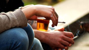 Ψηφιακά όπλα στην προστασία ανηλίκων από αλκοόλ και καπνό