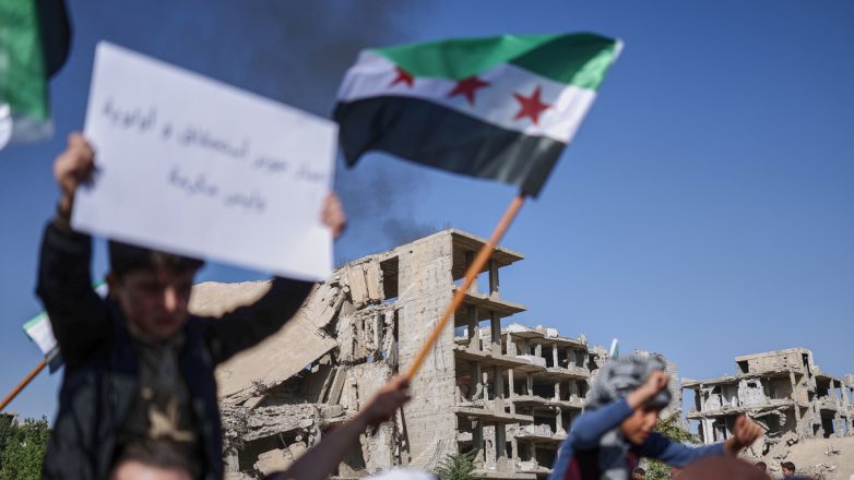 Η Δαμασκός καταδικάζει την επίσκεψη Νετανιάχου σε ισραηλινά στρατεύματα στο νότο της χώρας Η Δαμασκός καταδικάζει την επίσκεψη Νετανιάχου σε ισραηλινά στρατεύματα στο νότο της χώρας