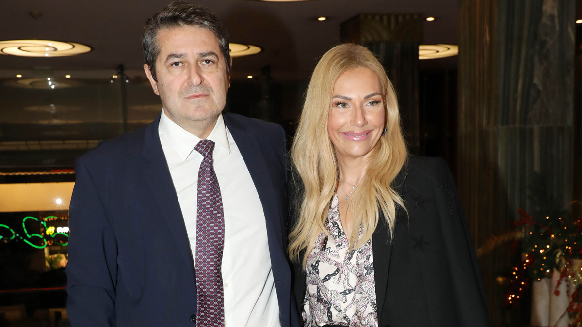 Τίνα Μεσσαροπούλου – Γιώργος Μυλωνάκης: Σπάνια βραδινή εμφάνιση στην πρεμιέρα της παράστασης «Αλεξάνδρεια»