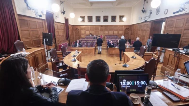 ΟΠΕΚΕΠΕ: Χάος στην Εξεταστική, λόγω «Φραπέ»