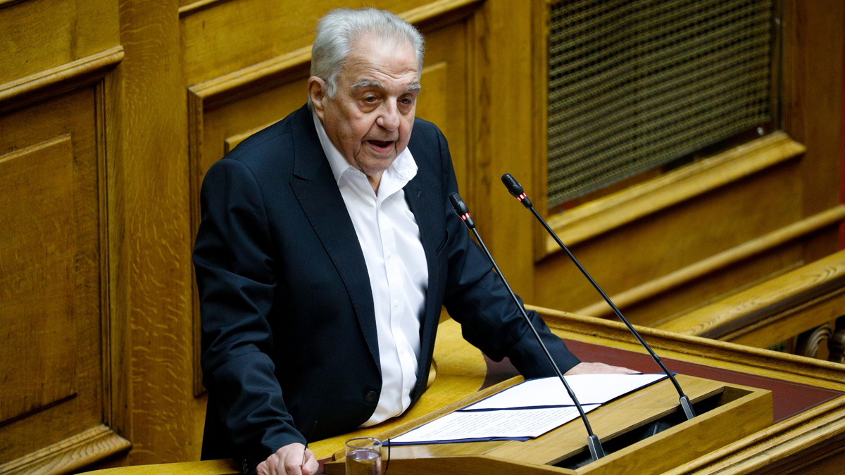 Επικήδειος από τον Τσίπρα στην πολιτική κηδεία του Αλέκου Φλαμπουράρη