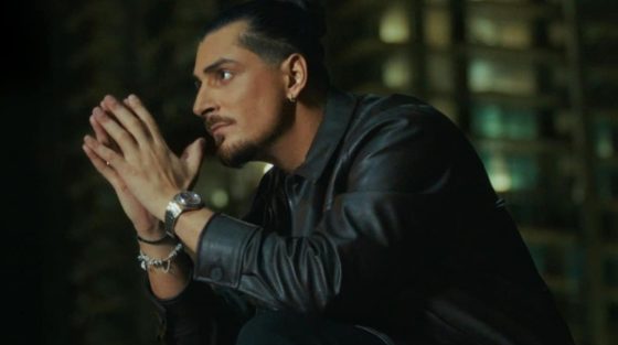 «Πες ακόμα ένα ψέμα», ερμηνεύει και εντυπωσιάζει ο Λευτέρης Κρίκης!