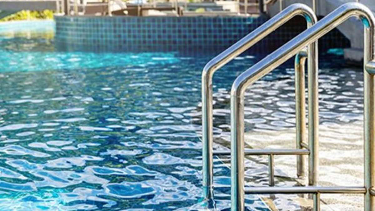 Τρίχρονο αγοράκι έπεσε από τις κερκίδες κολυμβητηρίου