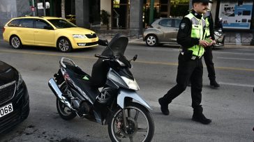 Μοτοσικλέτα παρέσυρε πεζό στην Κηφισίας