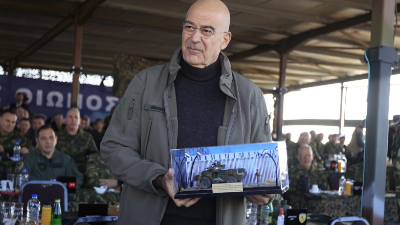 Δένδιας για την Ημέρα Ενόπλων Δυνάμεων: «Θωρακίζουμε την Ελλάδα με αλλαγές σε μέσα και φιλοσοφία» Δένδιας για την Ημέρα Ενόπλων Δυνάμεων: «Θωρακίζουμε την Ελλάδα με αλλαγές σε μέσα και φιλοσοφία»