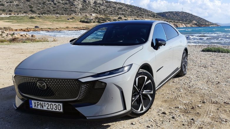 Το εντυπωσιακό Mazda 6e ξεκινά το EV ταξίδι του στην Ελλάδα – Δείτε τιμές, χαρακτηριστικά και πρώτες εντυπώσεις 
