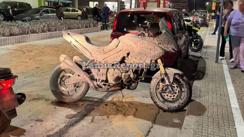 Λαμία: Μηχανή άρπαξε φωτιά μετά από τροχαίο