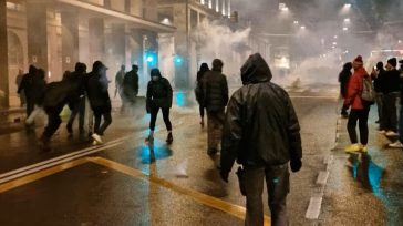 Μπολόνια: Ένταση, μολότοφ και συγκρούσεις διαδηλωτών με την αστυνομία