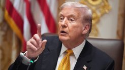 Τελεσίγραφο Τραμπ σε Ζελένσκι να απαντήσει στο ειρηνευτικό σχέδιο μέχρι την Πέμπτη