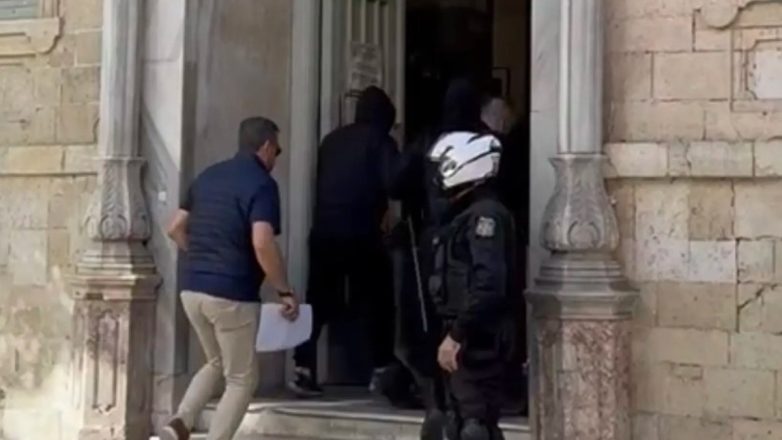 Βορίζια: Ελεύθερος με περιοριστικούς όρους ο πατέρας Φραγκιαδάκης Βορίζια: Ελεύθερος με περιοριστικούς όρους ο πατέρας Φραγκιαδάκης