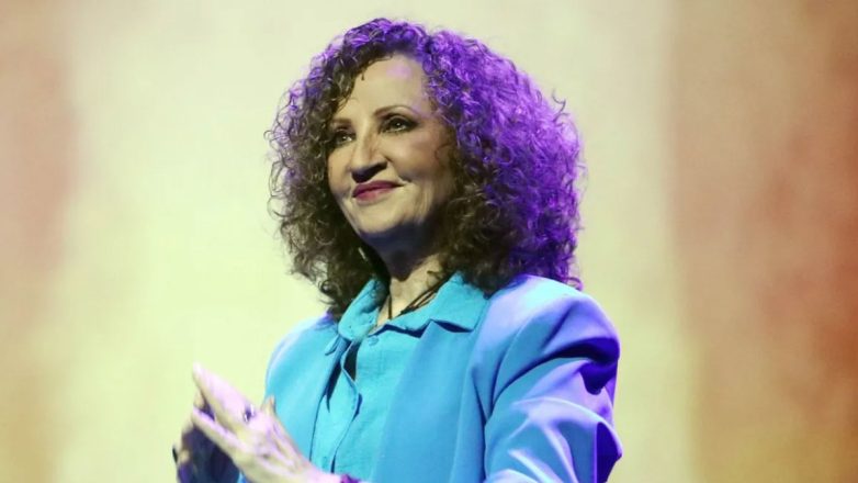 «Ήταν η πιο δύσκολη στιγμή»: Η Γλυκερία θυμάται πώς πληροφορήθηκε τον θάνατο του πατέρα της «Ήταν η πιο δύσκολη στιγμή»: Η Γλυκερία θυμάται πώς πληροφορήθηκε τον θάνατο του πατέρα της