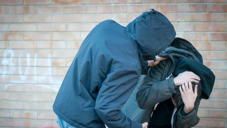 Συμπλοκή 15 ανηλίκων έξω από Σχολείο