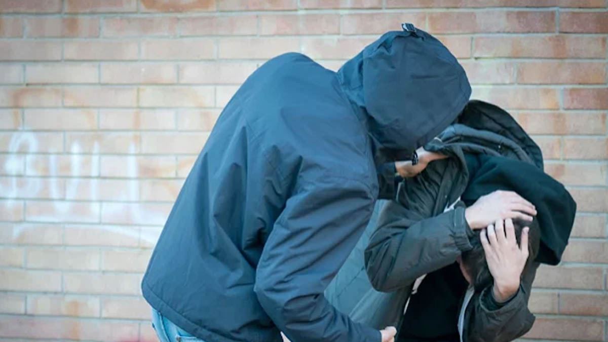 Συμπλοκή 15 ανηλίκων έξω από Σχολείο