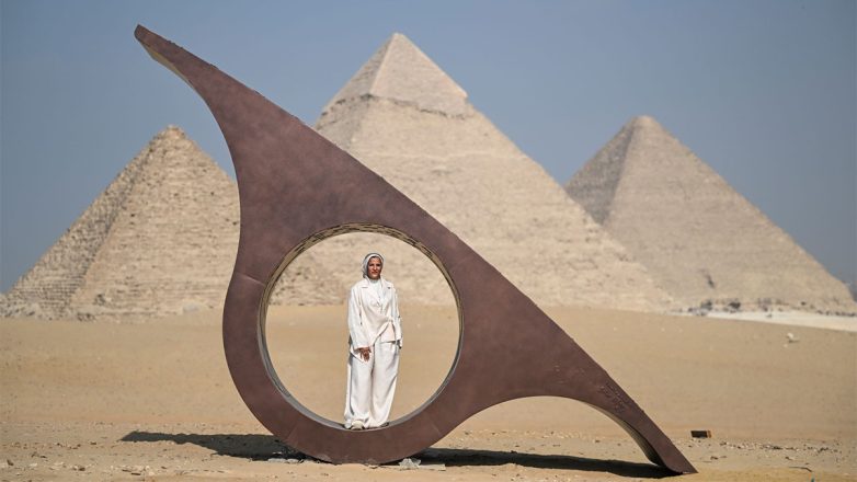 Forever Is Now 2025: Η σύγχρονη τέχνη επιστρέφει στις Πυραμίδες της Γκίζας