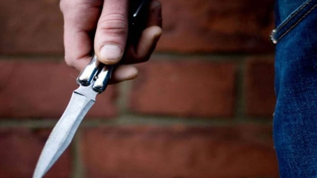 Συνελήφθη ανήλικος με σουγιά και μαχαίρι σε γήπεδο ποδοσφαίρου