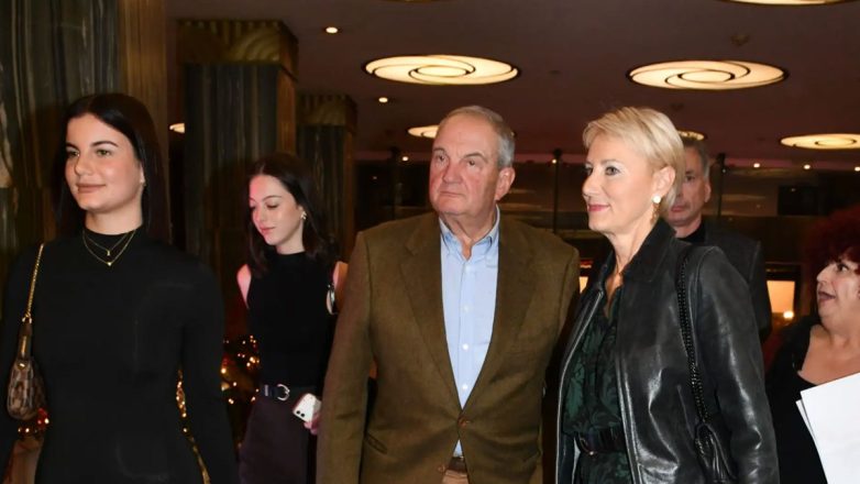 Κώστας Καραμανλής & Νατάσα Παζαΐτη: Σπάνια οικογενειακή εμφάνιση με την κόρη τους, Αλίκη – Φωτογραφίες Κώστας Καραμανλής & Νατάσα Παζαΐτη: Σπάνια οικογενειακή εμφάνιση με την κόρη τους, Αλίκη – Φωτογραφίες