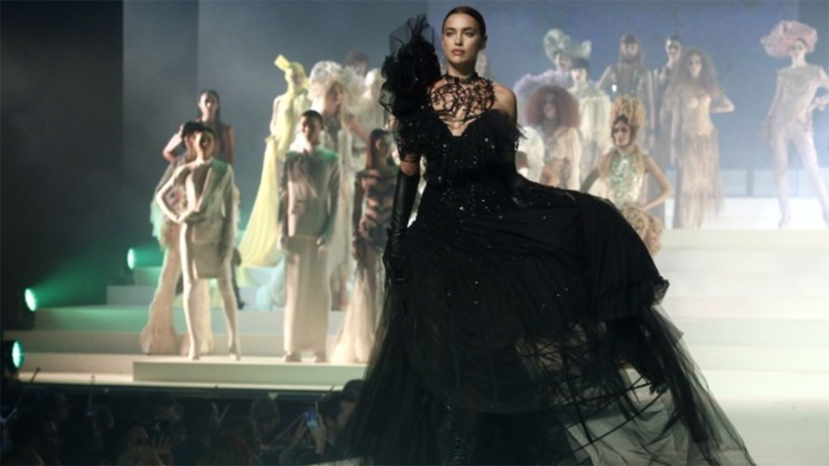 Οι γυναικείες κολεξιόν του Ζαν Πολ Γκοτιέ σε έναν τόμο