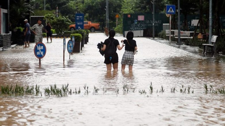 Βιετνάμ: Τουλάχιστον 90 νεκροί από τις πλημμύρες Βιετνάμ: Τουλάχιστον 90 νεκροί από τις πλημμύρες
