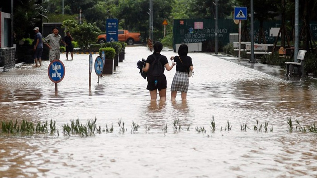 Βιετνάμ: Τουλάχιστον 90 νεκροί από τις πλημμύρες