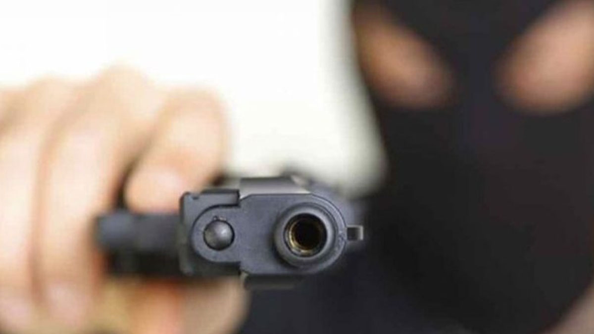 Θεσσαλονίκη: Ληστής απείλησε με δήθεν όπλο 3 νεαρούς