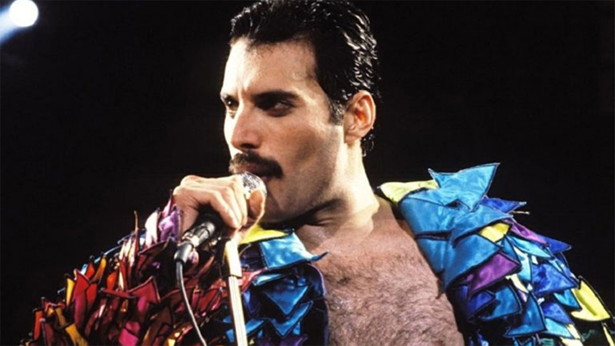 Φρέντι Μέρκιουρι: Η μέρα που σίγησε μια από τις μεγαλύτερες φωνές της ροκ