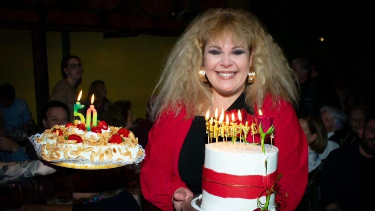 Κέφι, γέλιο και καλή παρέα στο πάρτι γενεθλίων της Νταίζης Λεμπέση