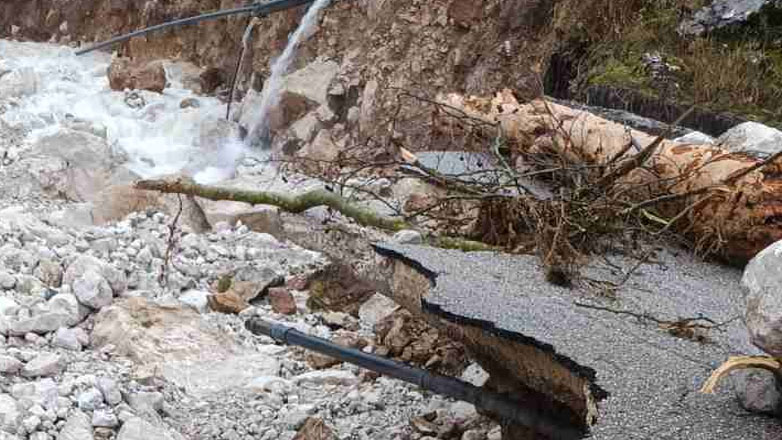 Εικόνες βιβλικής καταστροφής στα Τζουμέρκα