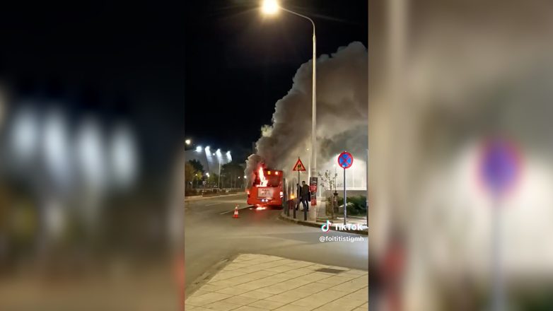 Βίντεο από το λεωφορείο του ΟΑΣΘ που τυλίχθηκε στις φλόγες Βίντεο από το λεωφορείο του ΟΑΣΘ που τυλίχθηκε στις φλόγες