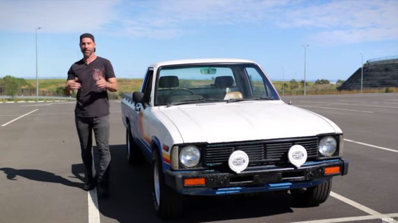 Ο ορισμός του sleeper: Toyota Hilux του 1982 καίει λάστιχο σαν αγωνιστικό και ακούγεται σαν supercar (Βίντεο) 