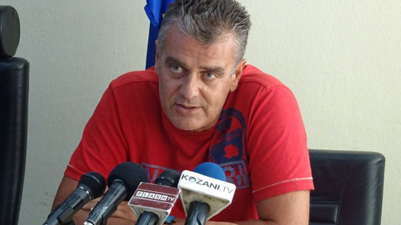 Συνεχίζει για 8η ημέρα την απεργία πείνας έξω από τον Άρειο Πάγο ο Αντώνης Δασκαλόπουλος