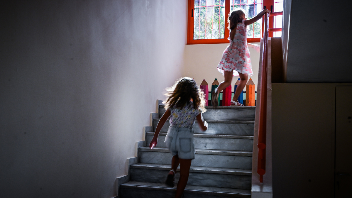 Δημοτικό σχολείο δεν έχει χώρο και στέλνει μαθητές σε γκαρσονιέρα