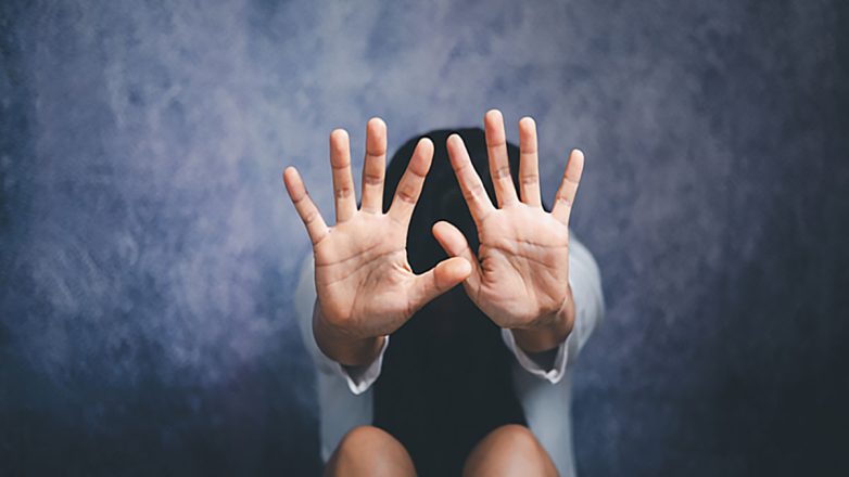 Στο εδώλιο ο 38χρονος για το βιασμό της 13χρονης θετής του κόρης