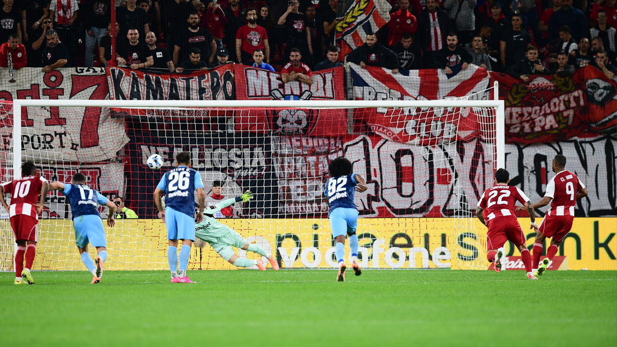 Βαλέρι: «Δεν υπάρχει πέναλτι στον Ελ Κααμπί»