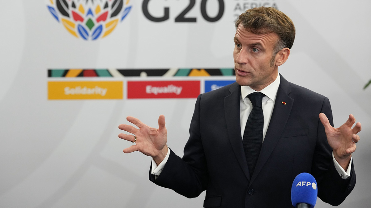 Ο Μακρόν καλεί τις γαλλικές πολιτικές δυνάμεις να συνασπιστούν ή να συμβιβαστούν