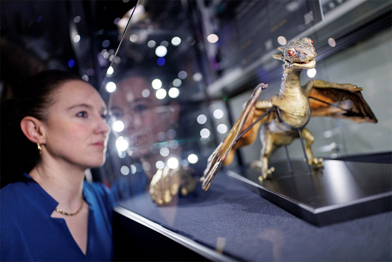 Αναμνηστικά από το «Star Wars», το «Elf» και άλλες ταινίες τίθενται σε δημοπρασία