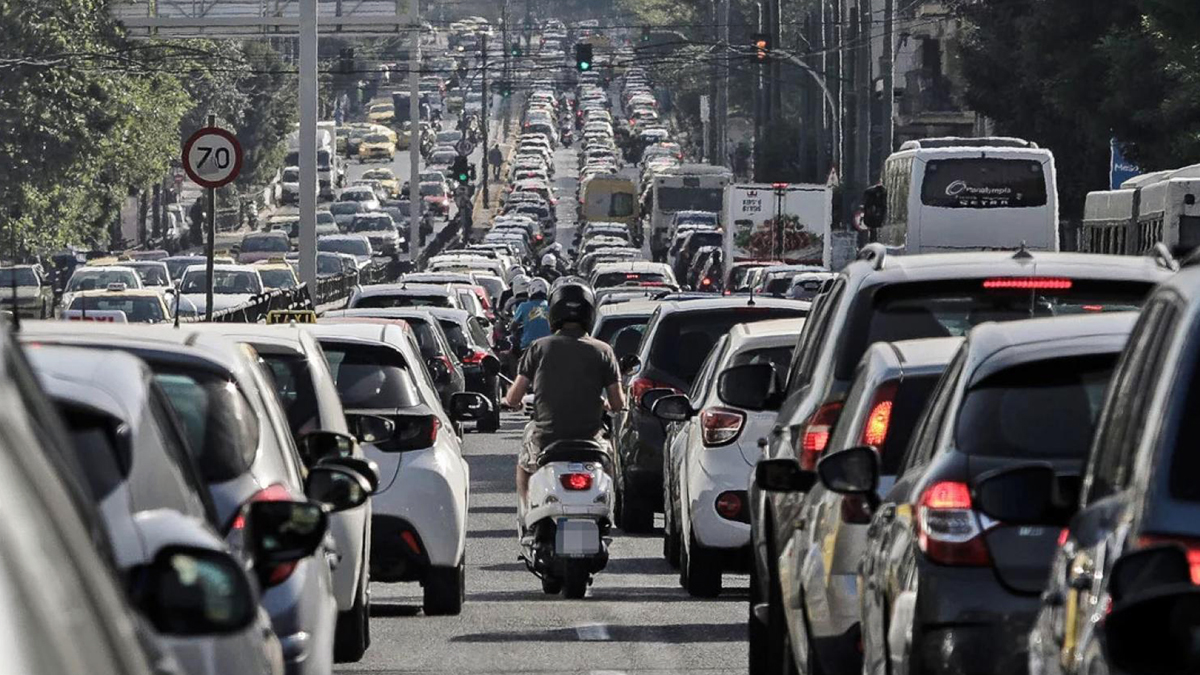 Κυκλοφοριακό χάος στην Αττική και μπλόκο στην Αθήνα