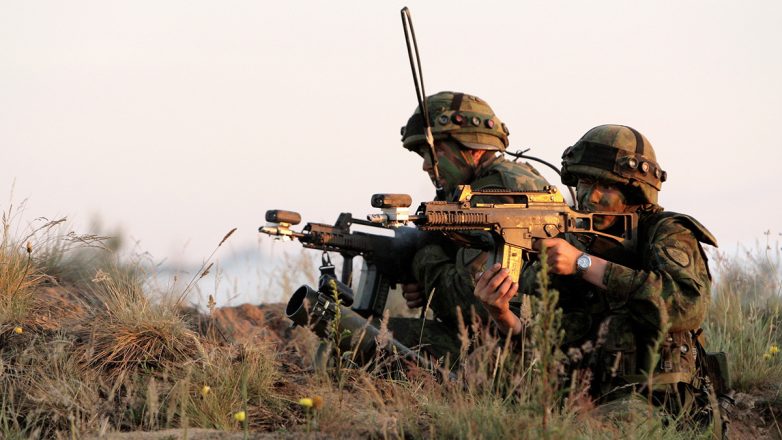 Πολεμικές ιαχές στη Λιθουανία με πρωταγωνιστές παραστρατιωτικές οργανώσεις