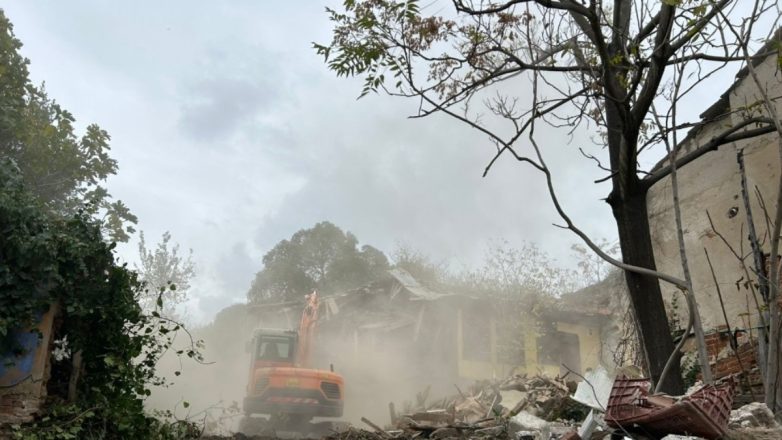 Θεσσαλονίκη: «Μπουλντόζες» στα ετοιμόρροπα κτήρια της Άνω Πόλης Θεσσαλονίκη: «Μπουλντόζες» στα ετοιμόρροπα κτήρια της Άνω Πόλης