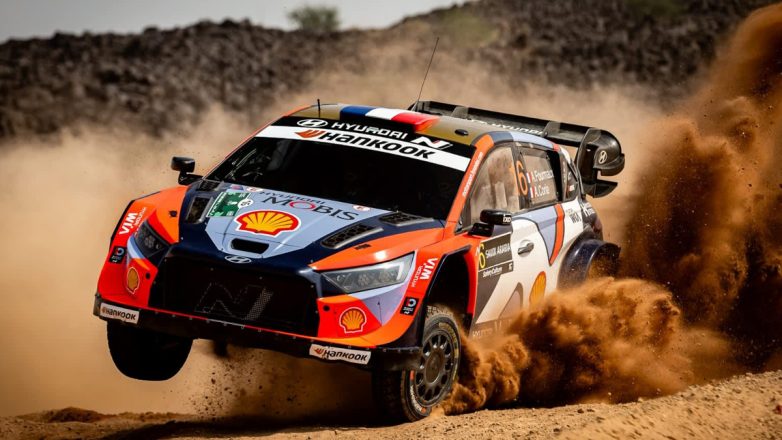 WRC: Οι Γάλλοι Fourmoux-Coria προηγούνται στο ράλι Σαουδικής Αραβίας αλλά οι Εσθονοί Sesks- Francis αποθεώθηκαν