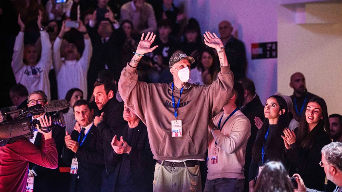 Ιταλία-Ισλανδία: Ο Πολονάρα επέστρεψε στο γήπεδο και αποθεώθηκε!