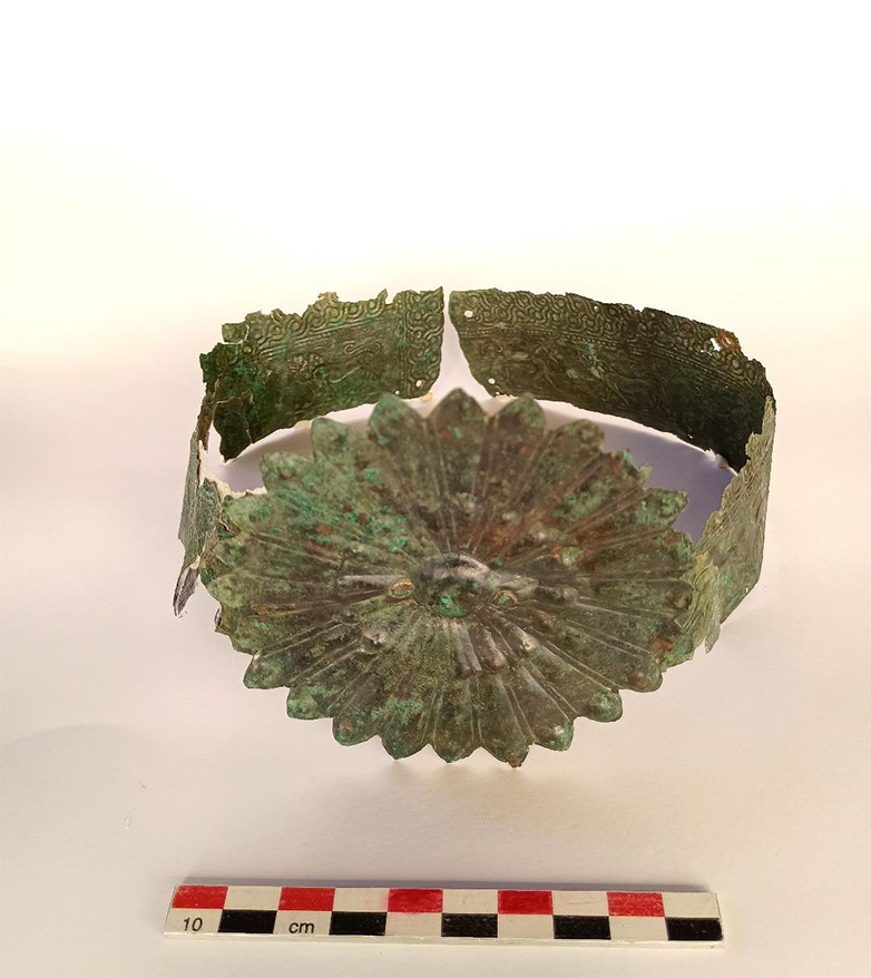 Φθιώτιδα: Στο φως εντυπωσιακές ταφές των αρχαϊκών χρόνων – Η αρχόντισσα με το ανεστραμμένο διάδημα