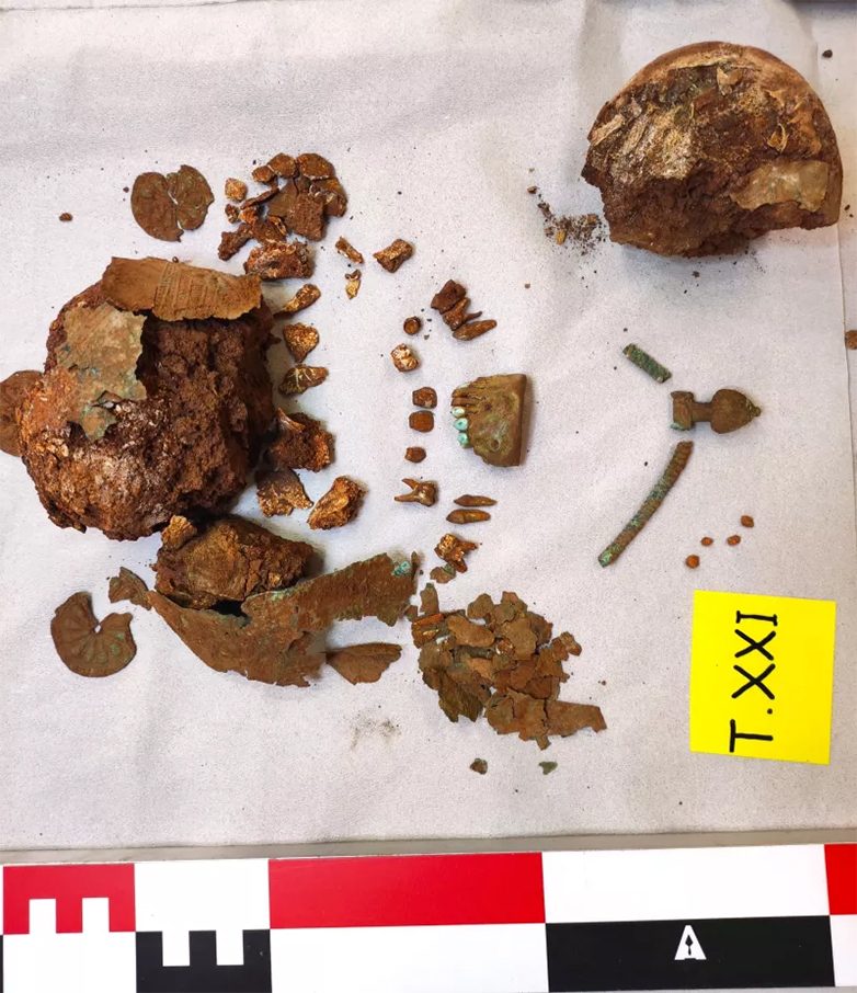 Φθιώτιδα: Στο φως εντυπωσιακές ταφές των αρχαϊκών χρόνων – Η αρχόντισσα με το ανεστραμμένο διάδημα