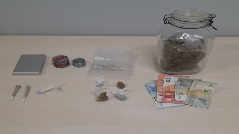 Θεσσαλονίκη: Συνελήφθησαν δύο ανήλικοι για κατοχή και διακίνηση ναρκωτικών