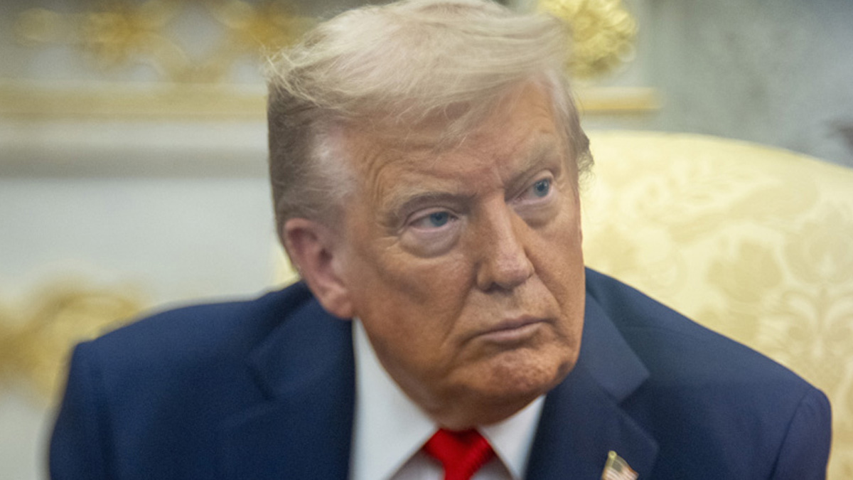 Ο Τραμπ ακυρώνει τα εκτελεστικά διατάγματα του Μπάιντεν που δεν φέρουν τη φυσική υπογραφή του