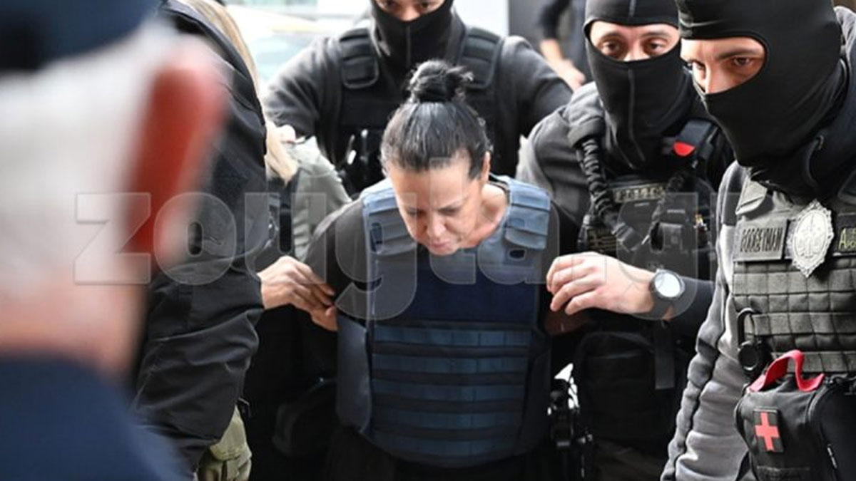 Ανατροπή για το έγκλημα της Σαλαμίνας – Δεν αποδέχεται τη δολοφονία η 46χρονη