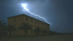 Κεραυνός χτύπησε τέσσερις στρατιώτες σε στρατόπεδο στο Μεσολόγγι